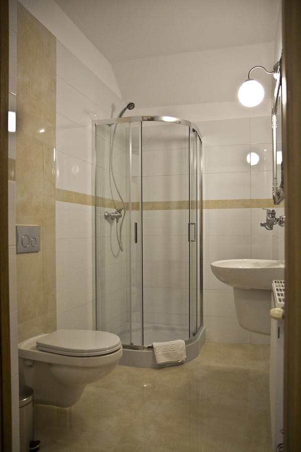 Hotel Vinnica ヴィエリチカ エクステリア 写真