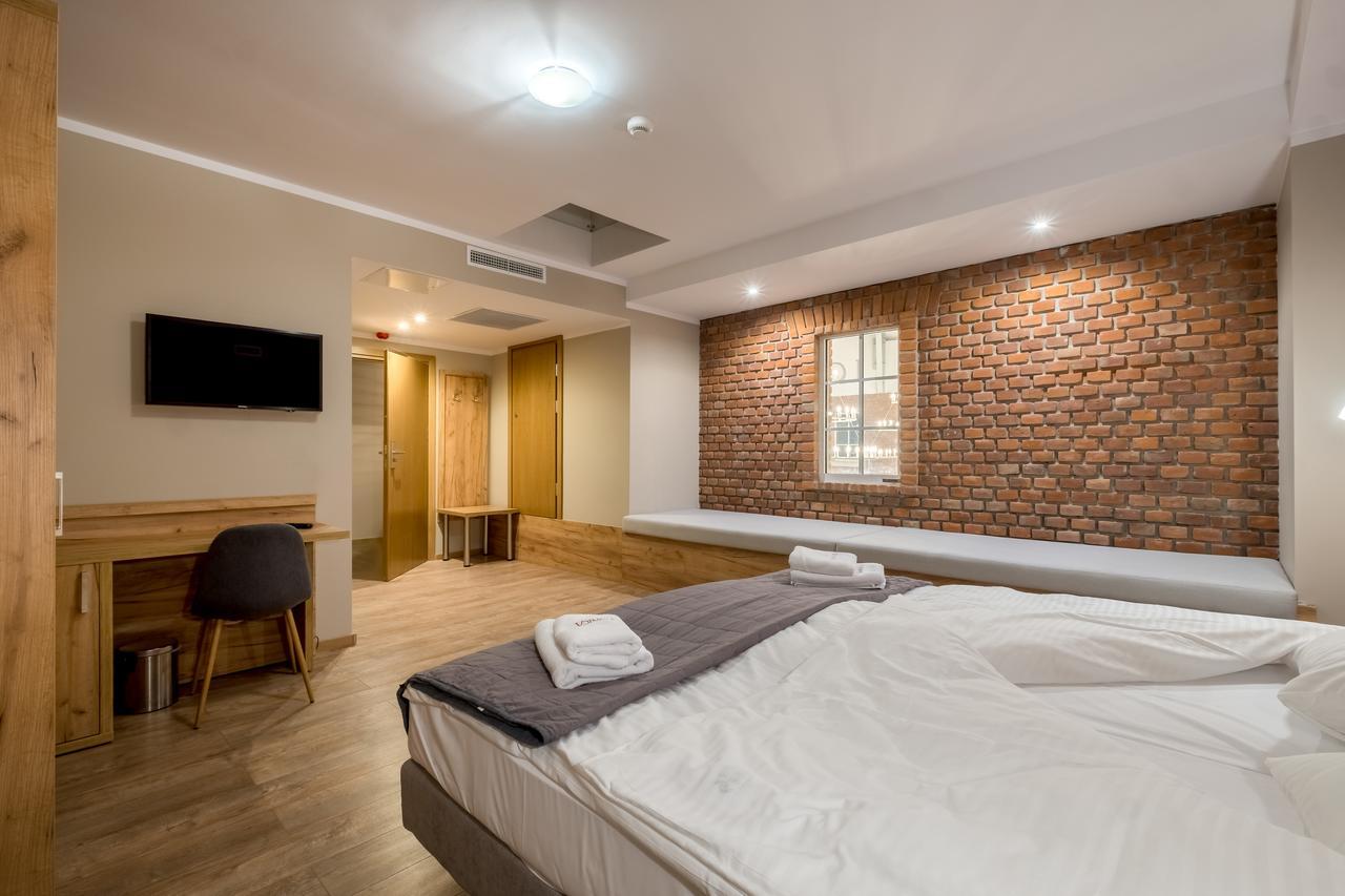 Hotel Vinnica ヴィエリチカ エクステリア 写真
